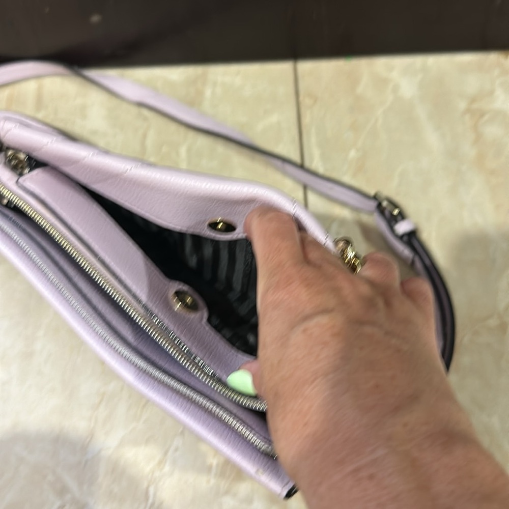 🌸 LIKE NEW VS PURSE 🌸 - Picture 5 of 5